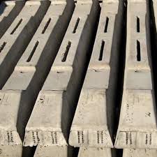 Брус залізобетонний