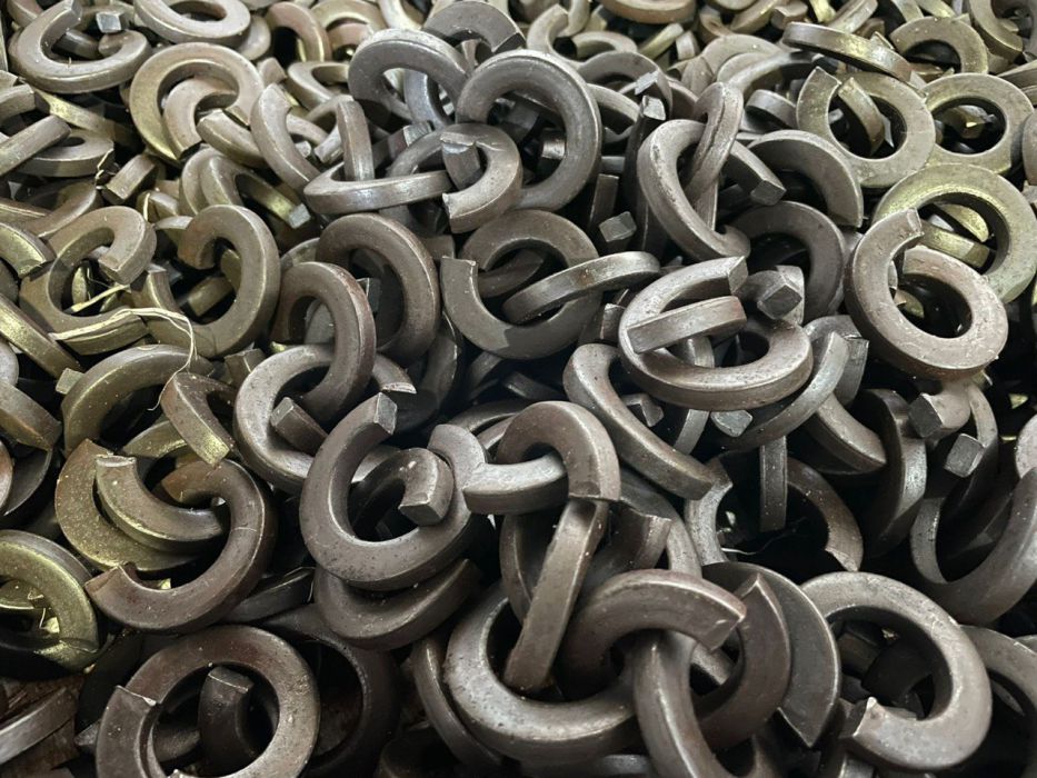 Шайба пружинна колійна 24